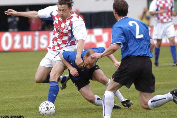 ����� ����