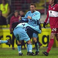 �������