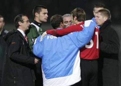 Тиммеру оказывают помощь